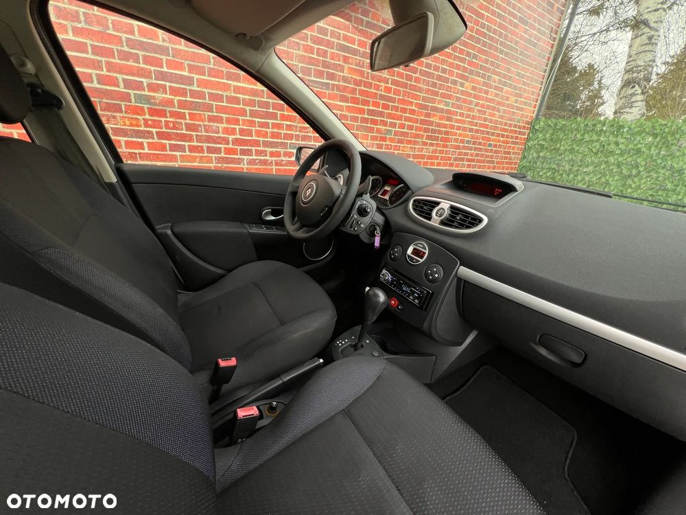 Renault Clio - 10
