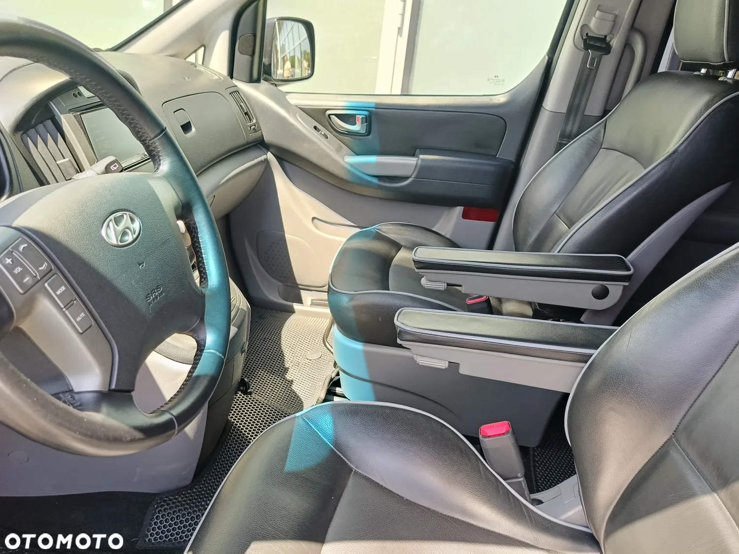 Hyundai H-1 2.5 CRDi Travel Premium - 11