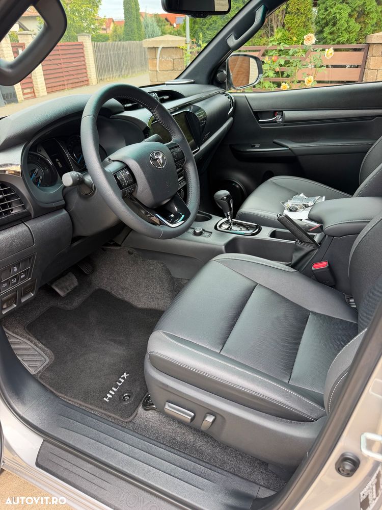 Toyota Hilux 2.8D 204CP 4x4 Double Cab AT MHEV Invincible Color Edition (6Y2) - 6