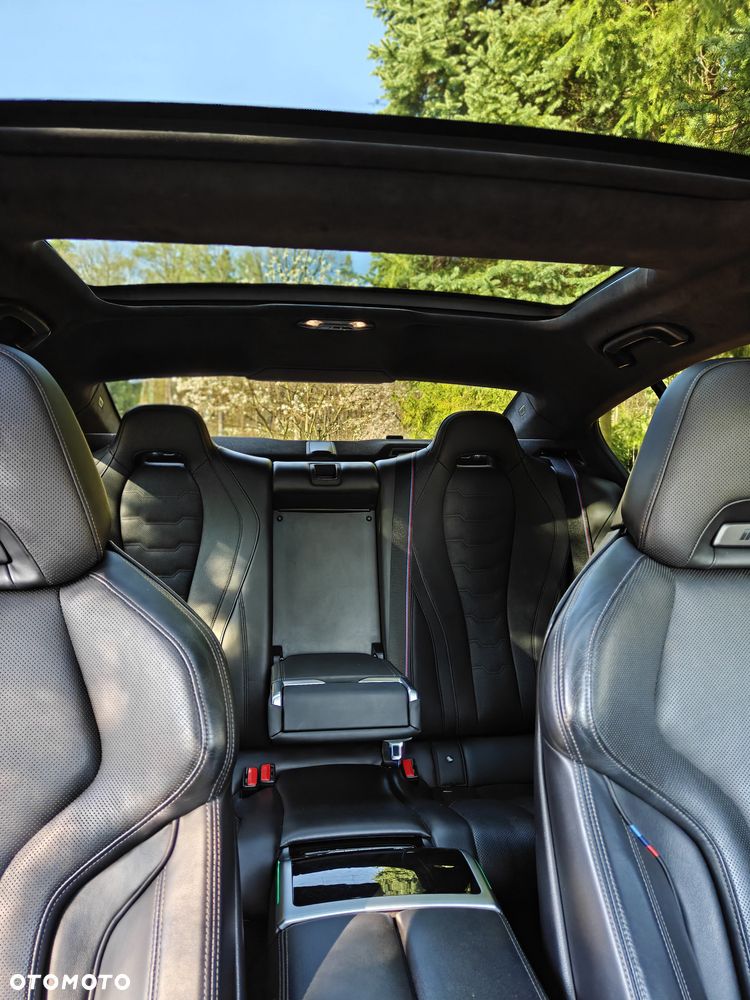 BMW Seria 8 - 23