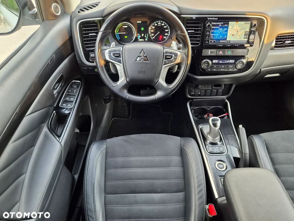 Mitsubishi Outlander - 34