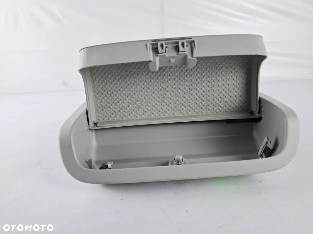 Lampka Oświetlenie Kabiny Wnętrza Podsufitki VW Jetta A6 5C6868837A - 3