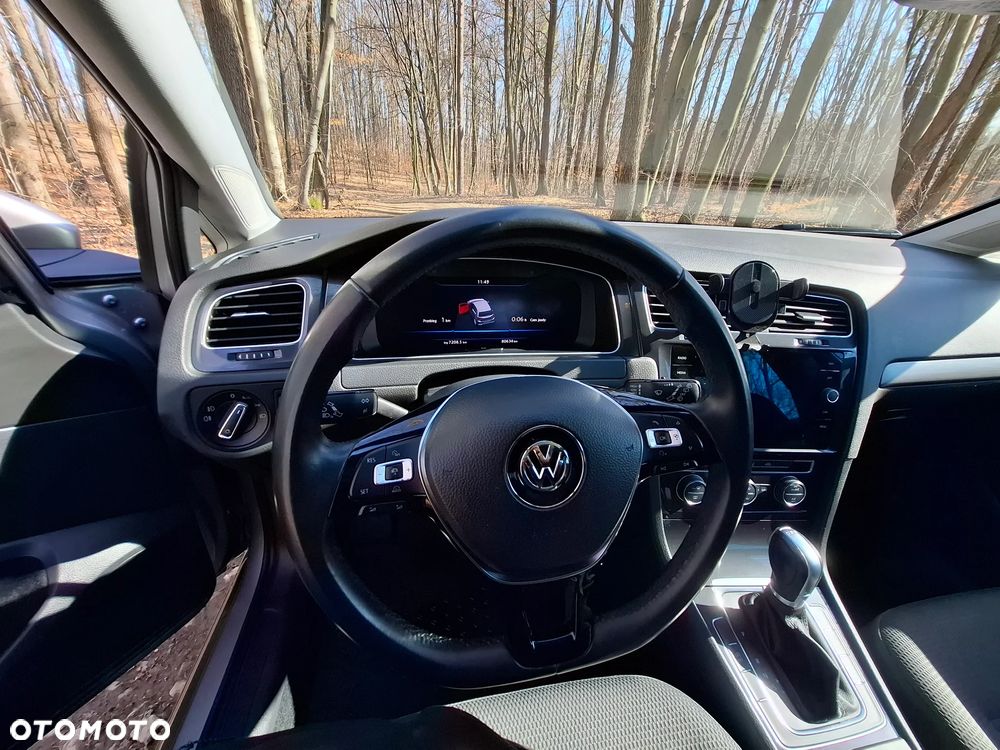 Volkswagen Golf 1.6 TDI SCR DSG Comfortline - 12