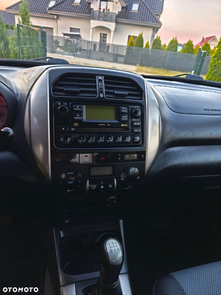 Toyota RAV4 2.0 D-4D 4x4 - 17