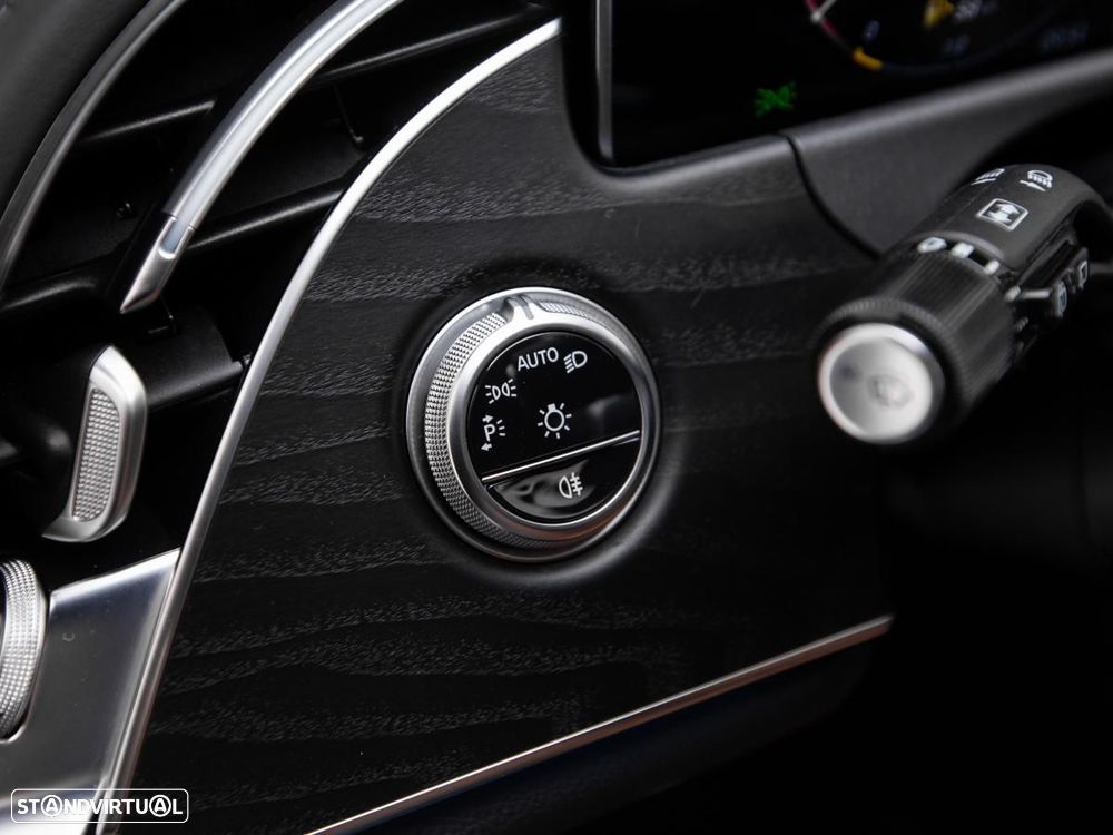 Mercedes-Benz E 300 e Station - 25