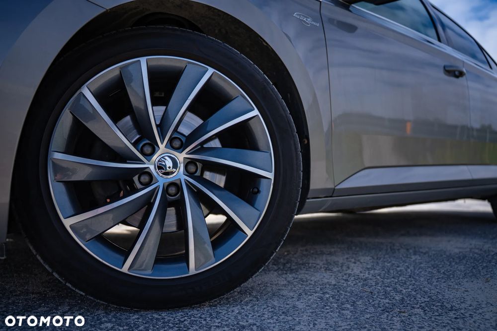 Skoda Superb 2.0 TDI L&K DSG - 5