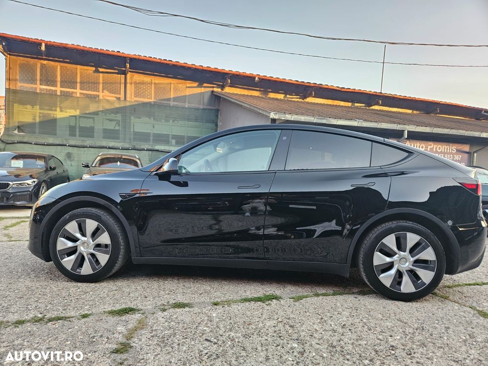 Tesla Model Y Long Range Dual Motor AWD - 10