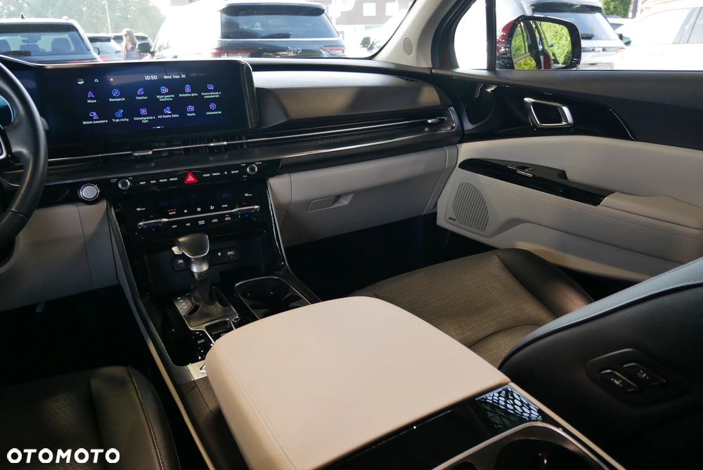 Kia Carnival - 18