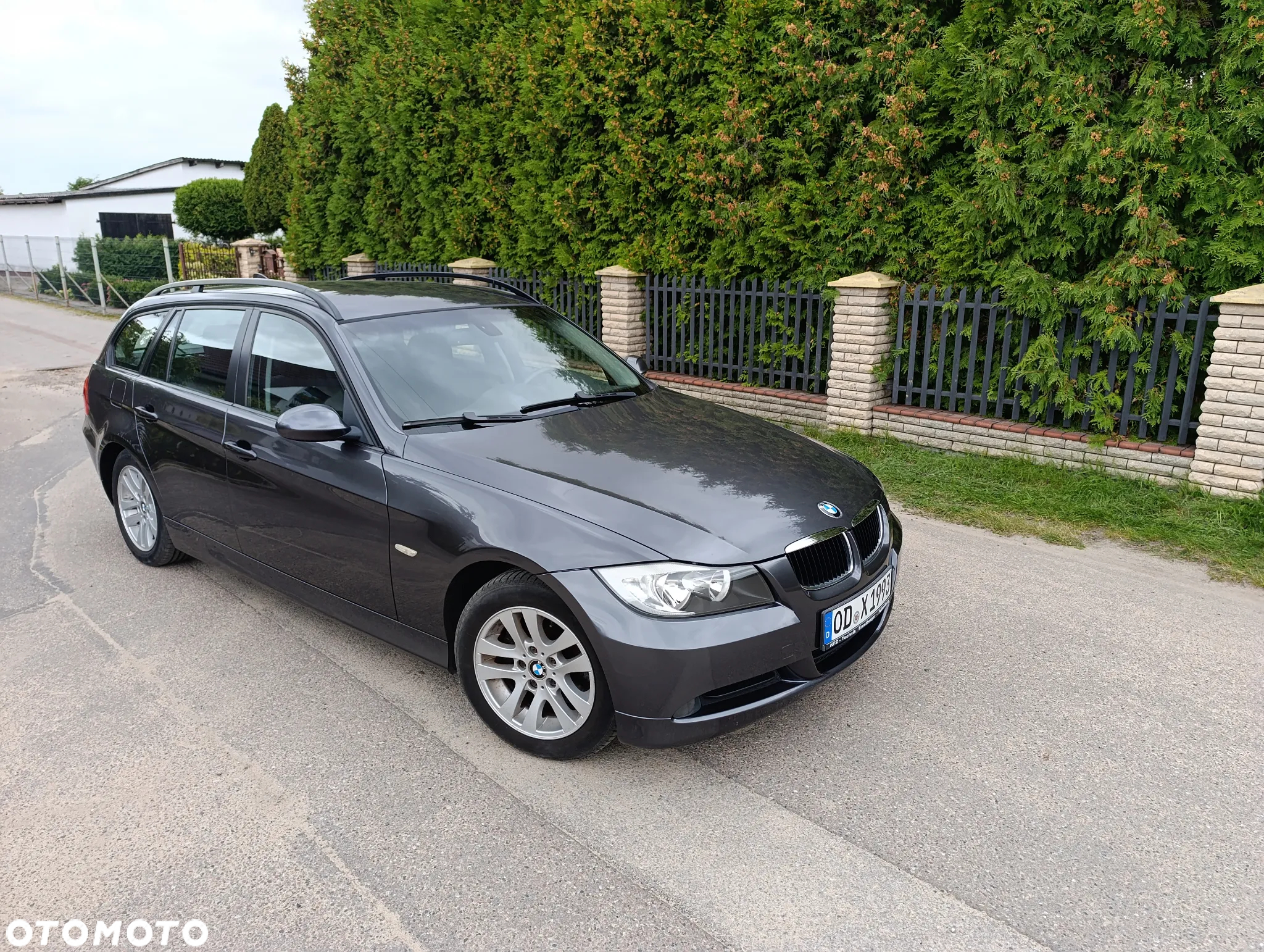 BMW Seria 3 318i Touring - 3