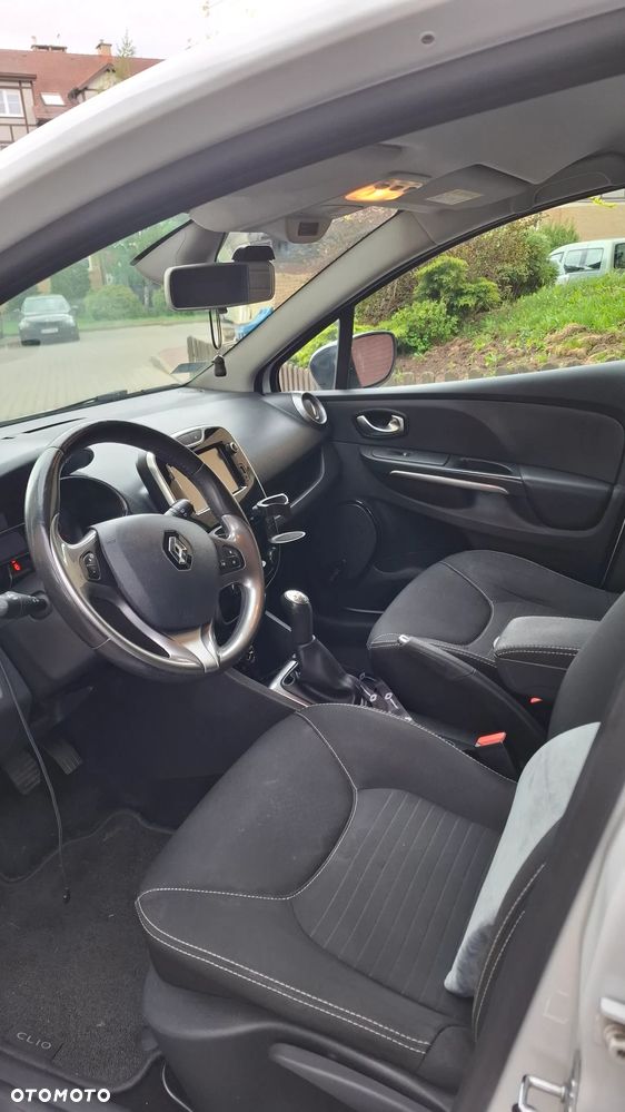 Renault Clio 1.2 16V Life - 8