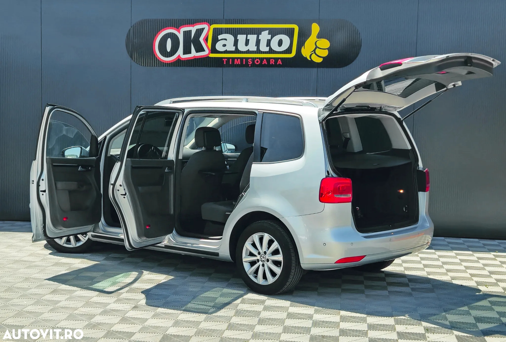 Volkswagen Touran - 28