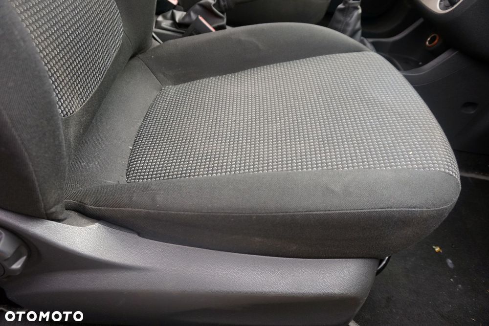 FOTEL PRZEDNI PRAWY CORSA D IV 3D HB  OPEL 2006-2011 - 2