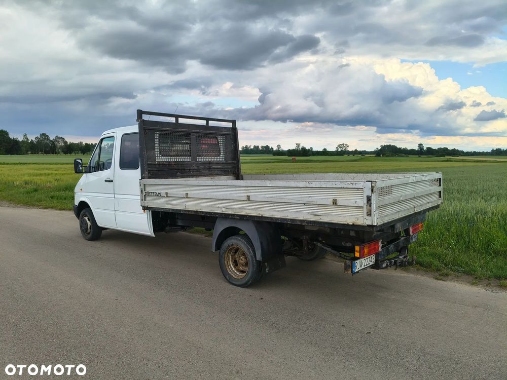 Mercedes-Benz 412D - 4
