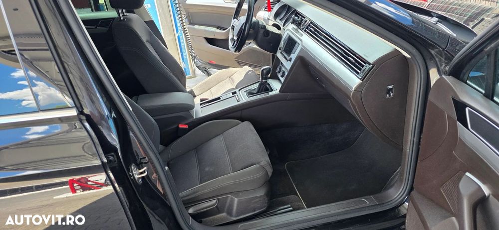 Volkswagen Passat 2.0 TDI DSG Highline - 9