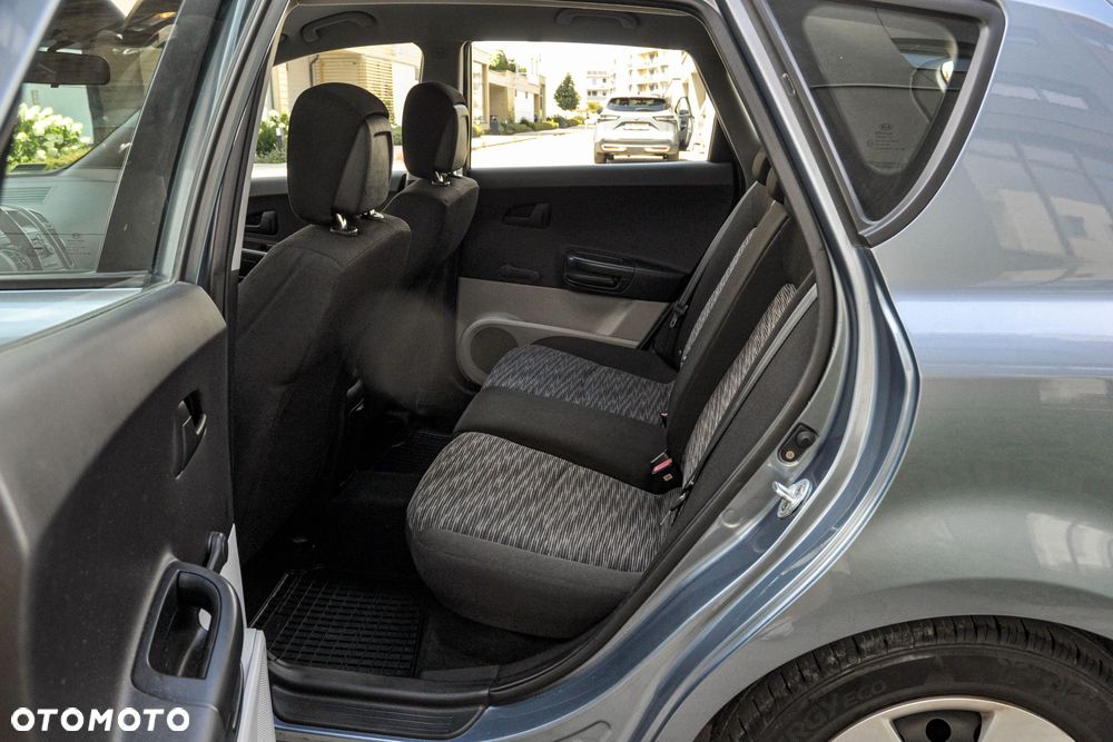 Kia Ceed - 8
