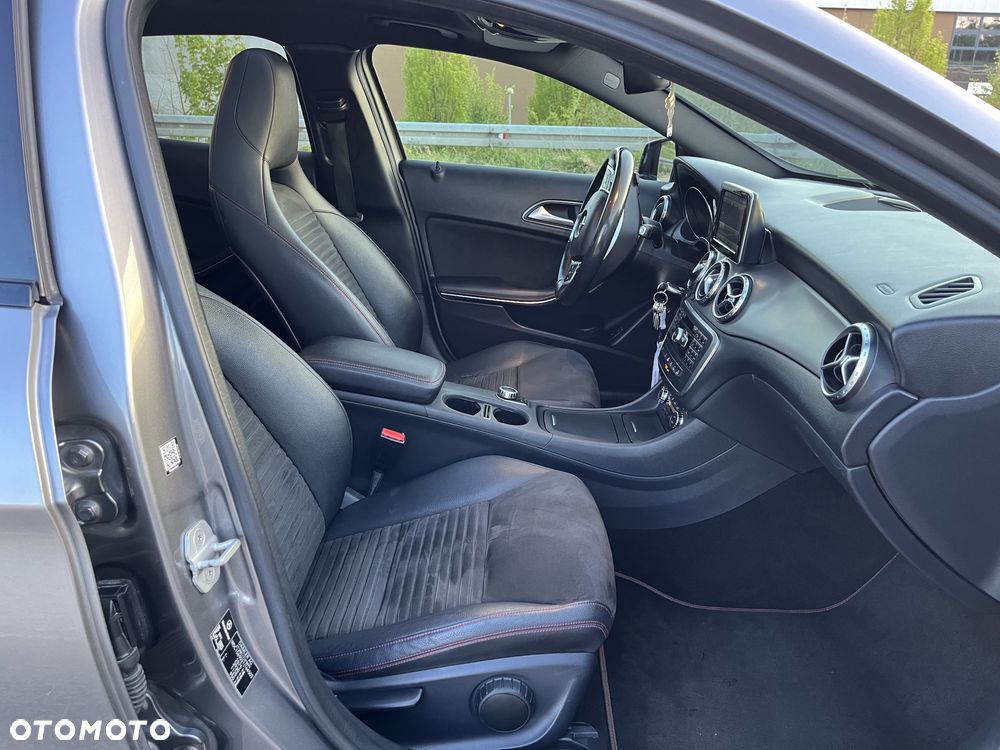 Mercedes-Benz GLA 200 (CDI) d 4Matic 7G-DCT AMG Line - 15