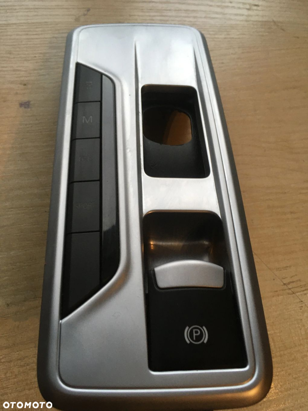 PANEL BIEGÓW RĘCZNEGO MASERATI GHIBLI 670024385 - 2