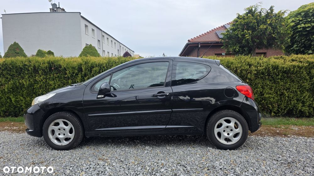 Peugeot 207 2010 photo 4