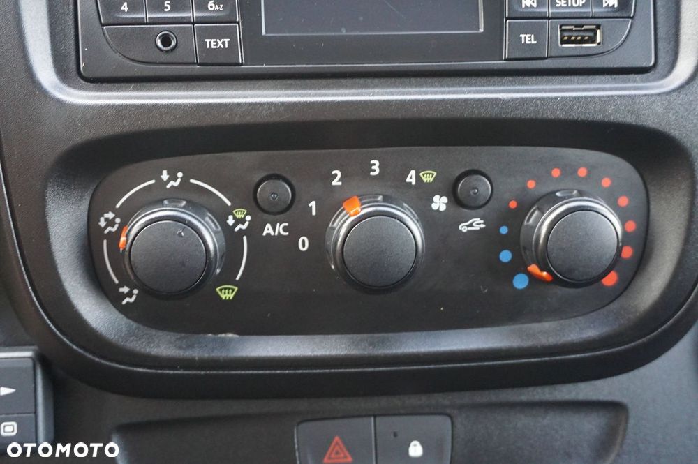 Renault TRAFIC - 9