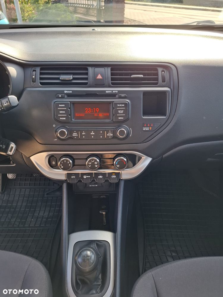 Kia Rio 1.2 Edition 7 - 17