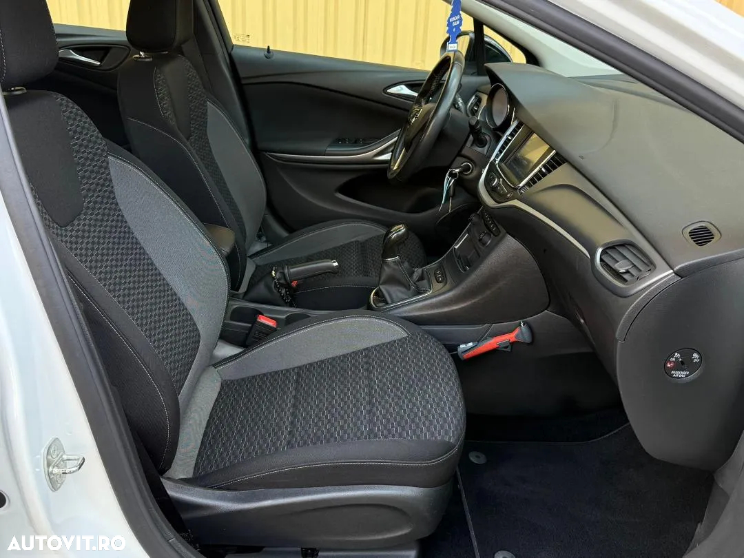 Opel Astra 1.2 Turbo Start/Stop Sports Tourer Design&Tech - 13