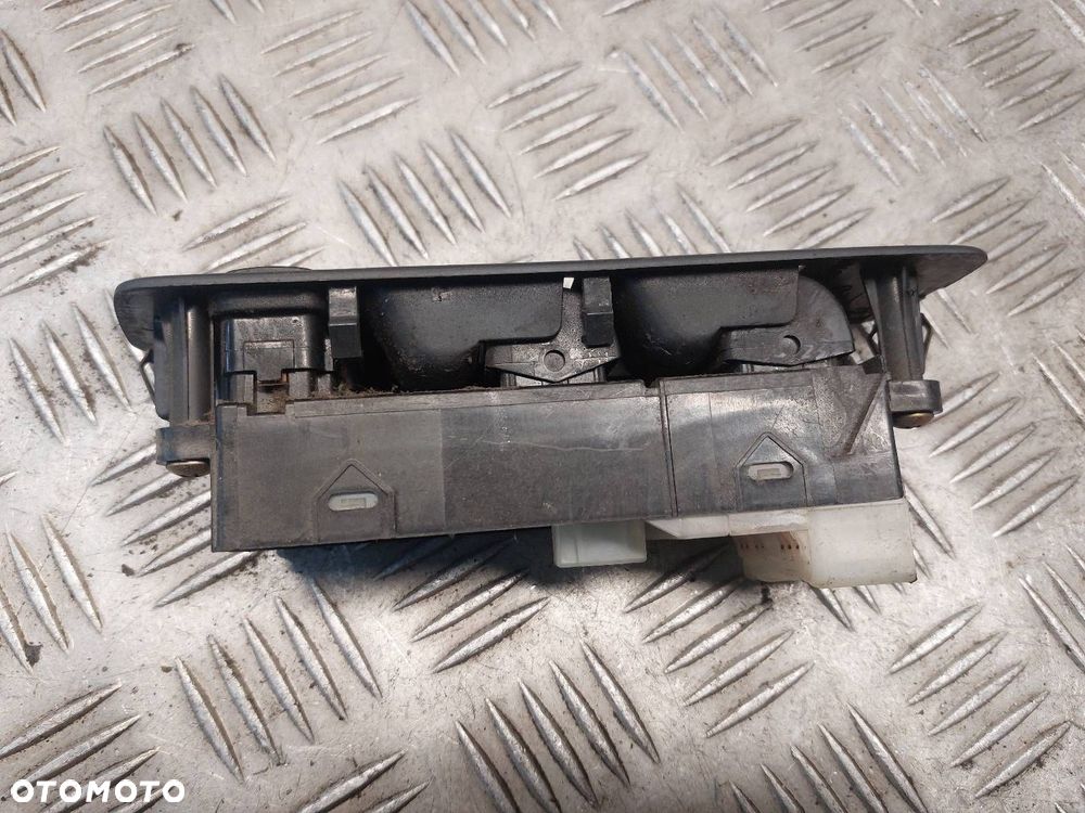 PRZEŁĄCZNIK PANEL SZYB LEWY PRZÓD SUBARU FORESTER I LIFT - 2