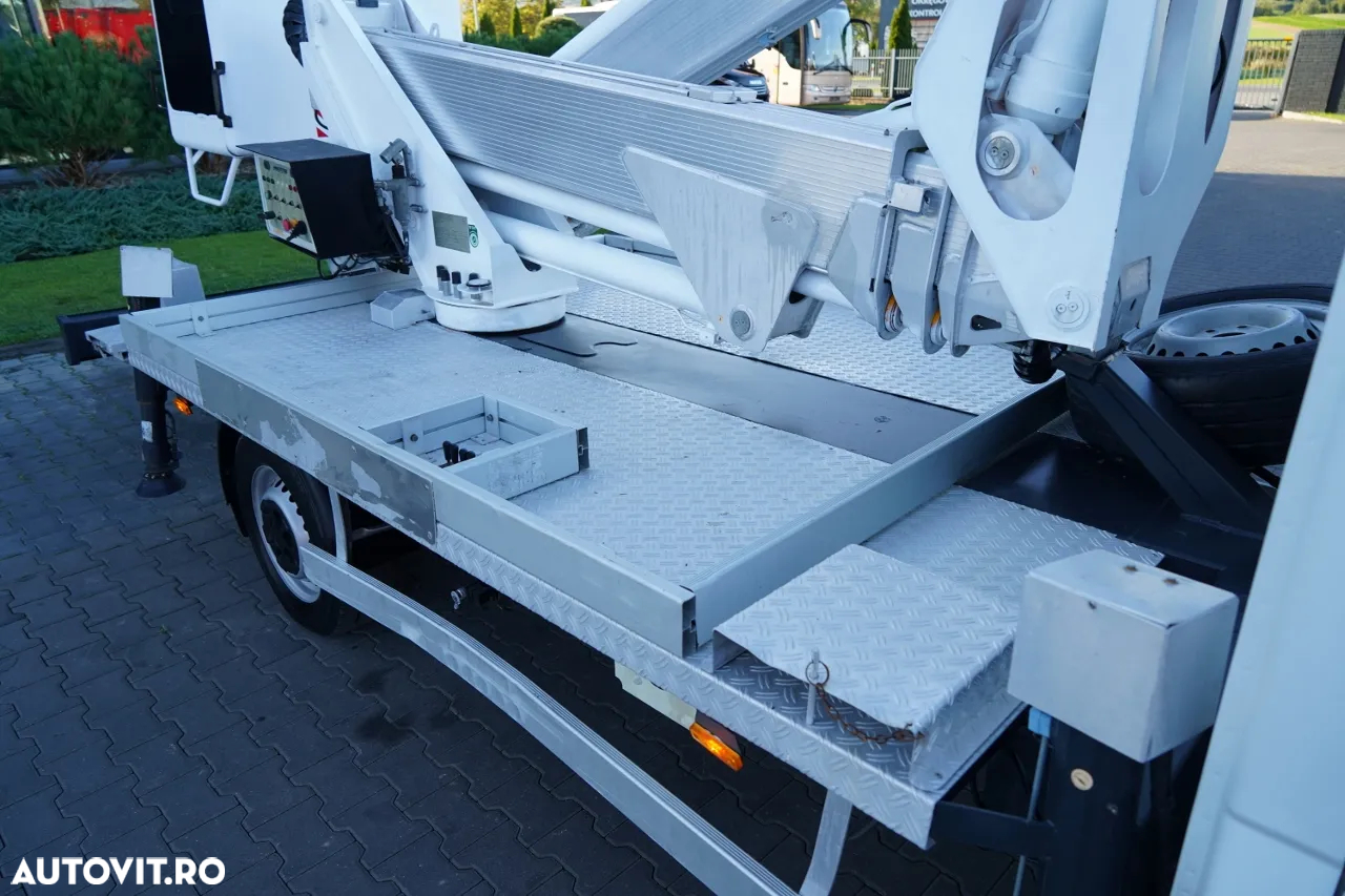 Iveco DAILY 35-120 / RIDICARE 20 METRI / 4 STABILIZATOARE / MANUALĂ / 2017 - 22