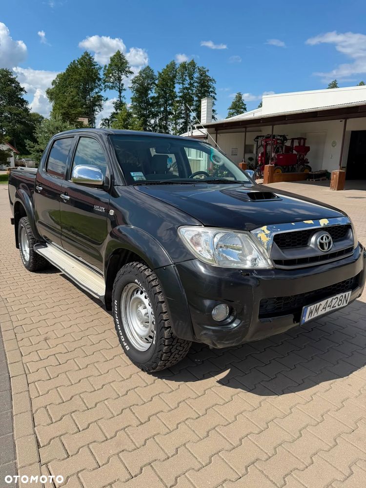 Toyota Hilux - 1