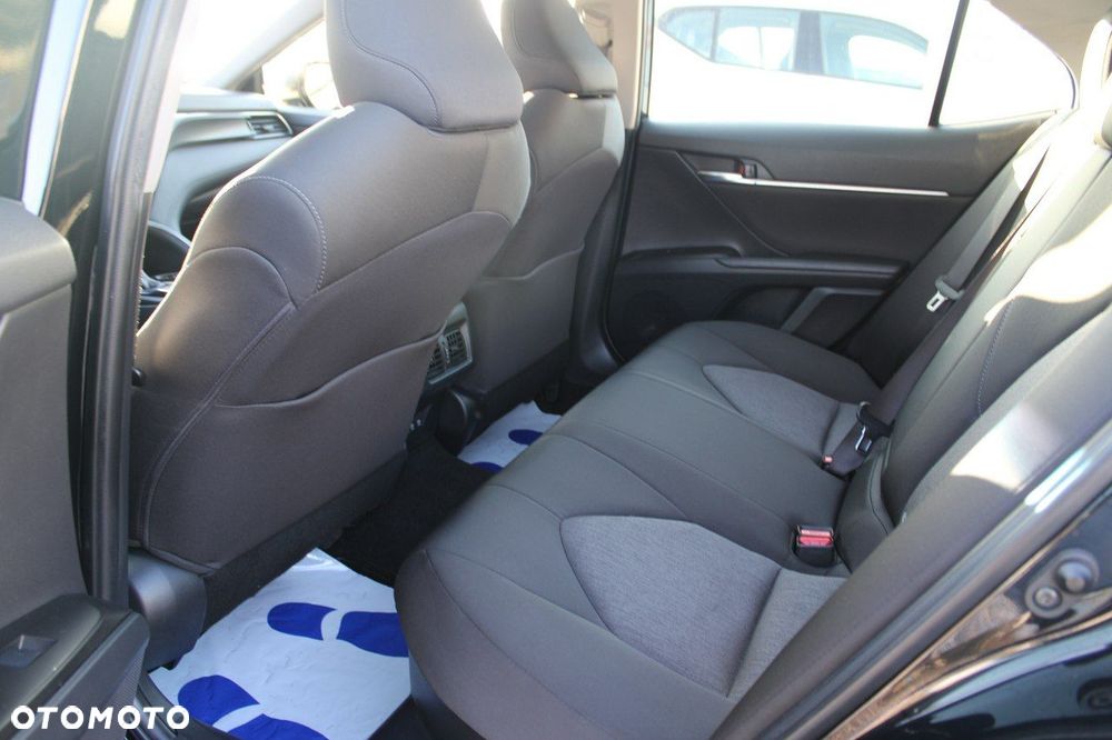 Toyota Camry - 12