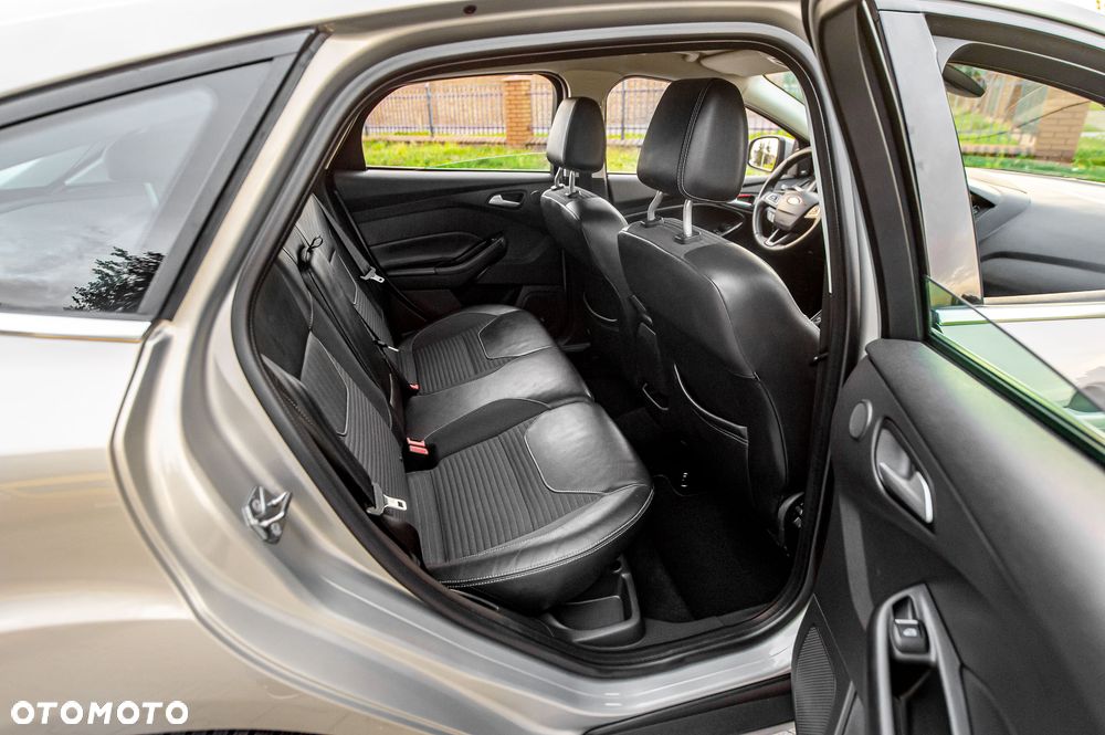 Ford Focus 1.0 EcoBoost Titanium - 23
