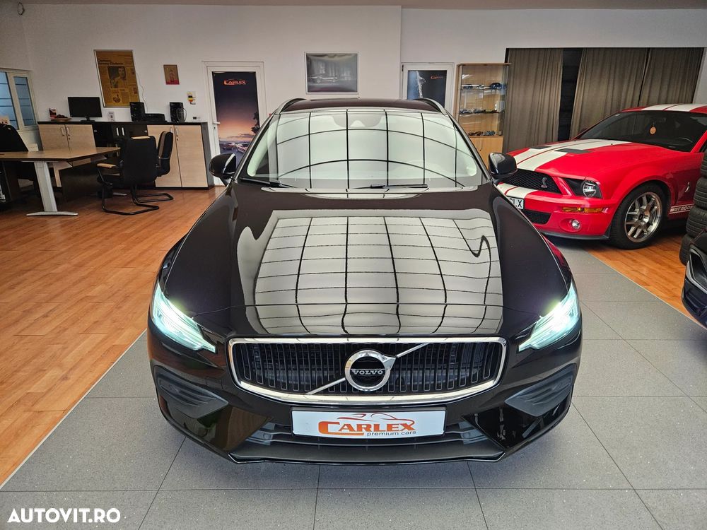 Volvo V60 B4 MHEV AT8 FWD Momentum Pro - 2