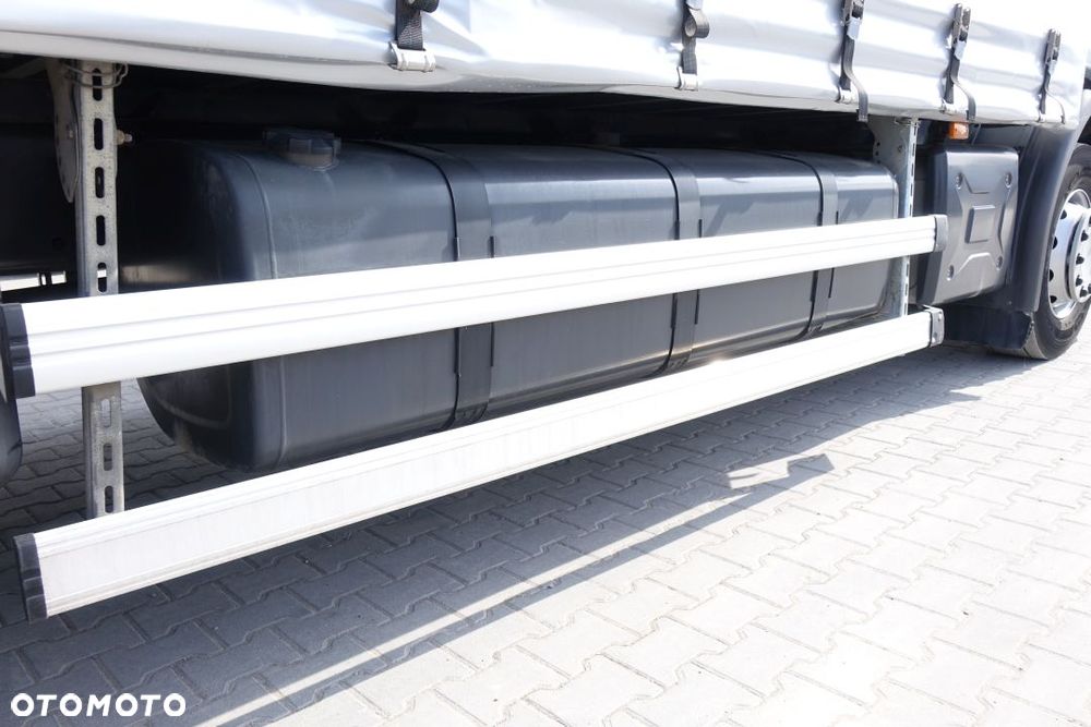 Renault D26 WIDE 6x2 / FIRANKA / EURO6 / AUTOMAT / NOWE PLANDEKI / OŚ PODNOSZONA I SKRĘTNA / WINDA ZAŁADUNKOWA - 21