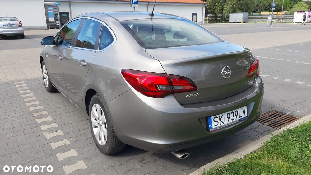Opel Astra 1.4 T Business EU6 - 7