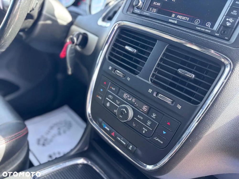 Dodge Grand Caravan 3.6 R/T - 17