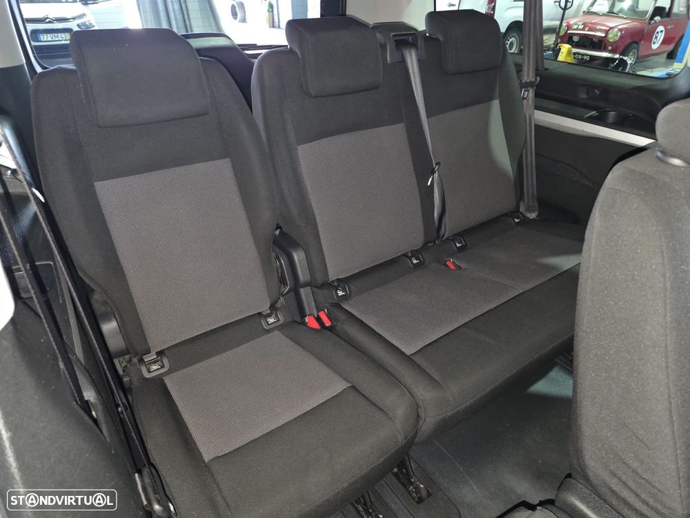 Peugeot Traveller - 19