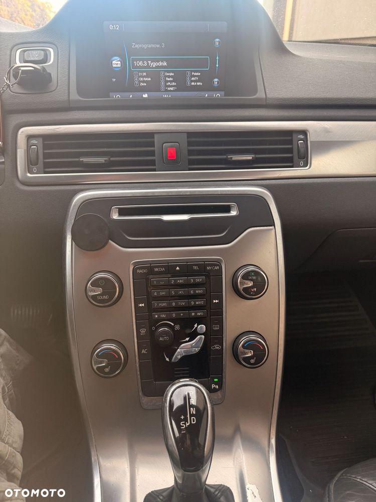Volvo V70 D2 Summum - 17