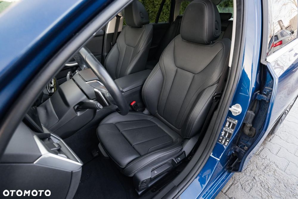 BMW Seria 3 320d xDrive - 13