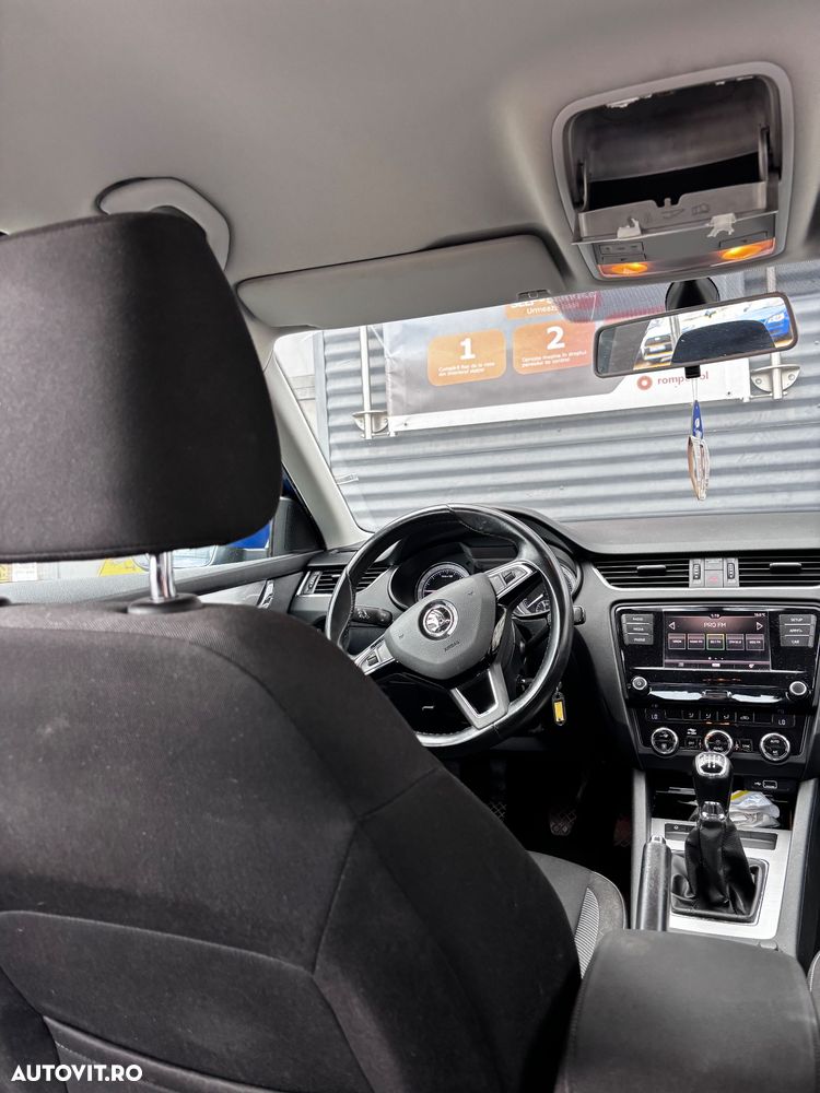 Skoda Octavia 1.6 TDI Active - 10