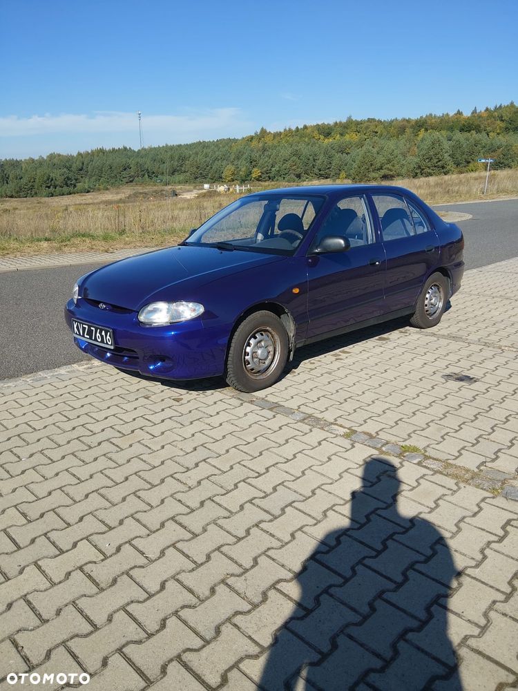 Hyundai Accent - 1