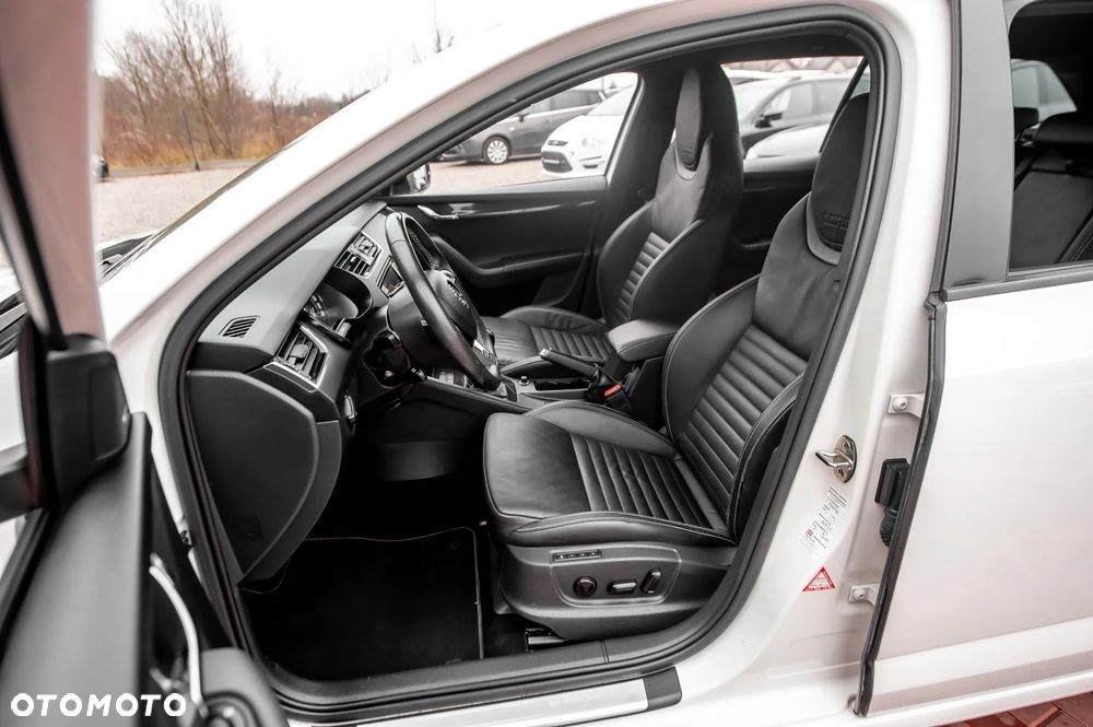 Skoda Octavia 2.0 TSI (Green tec) RS - 19