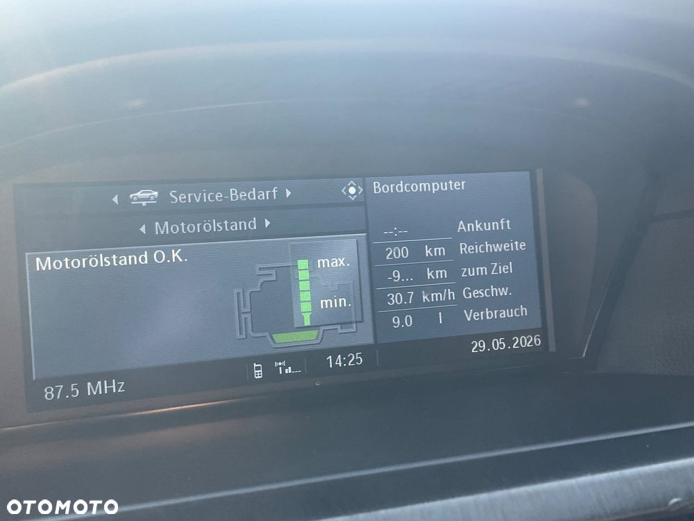 BMW Seria 5 525d - 11