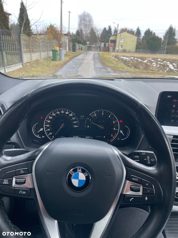 BMW X3 xDrive20i Advantage - 17