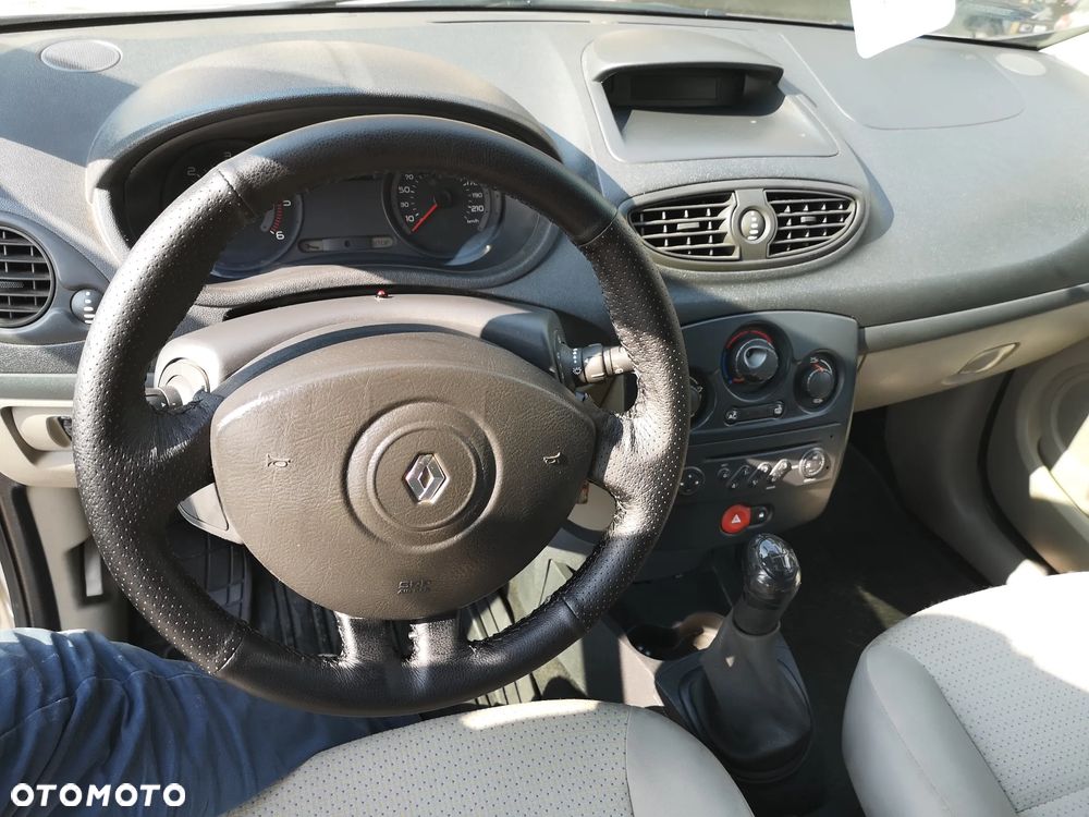 Renault Clio - 9