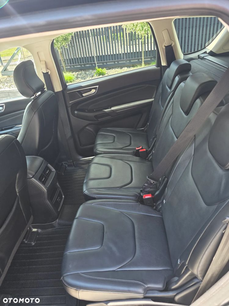 Ford S-Max - 13