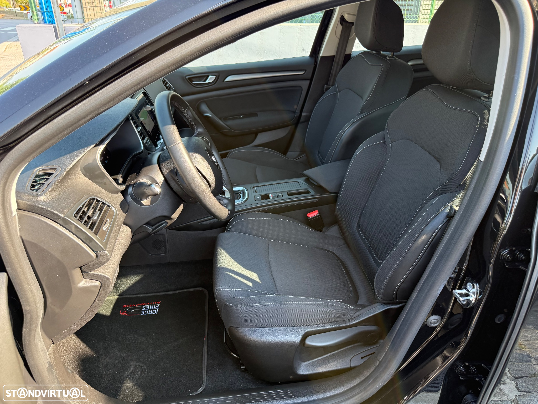 Renault Mégane 1.6 Plug-In Techno - 24
