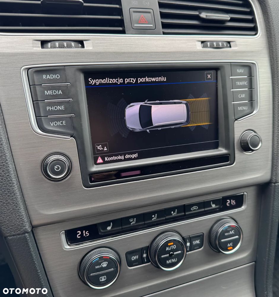 Volkswagen Golf - 21