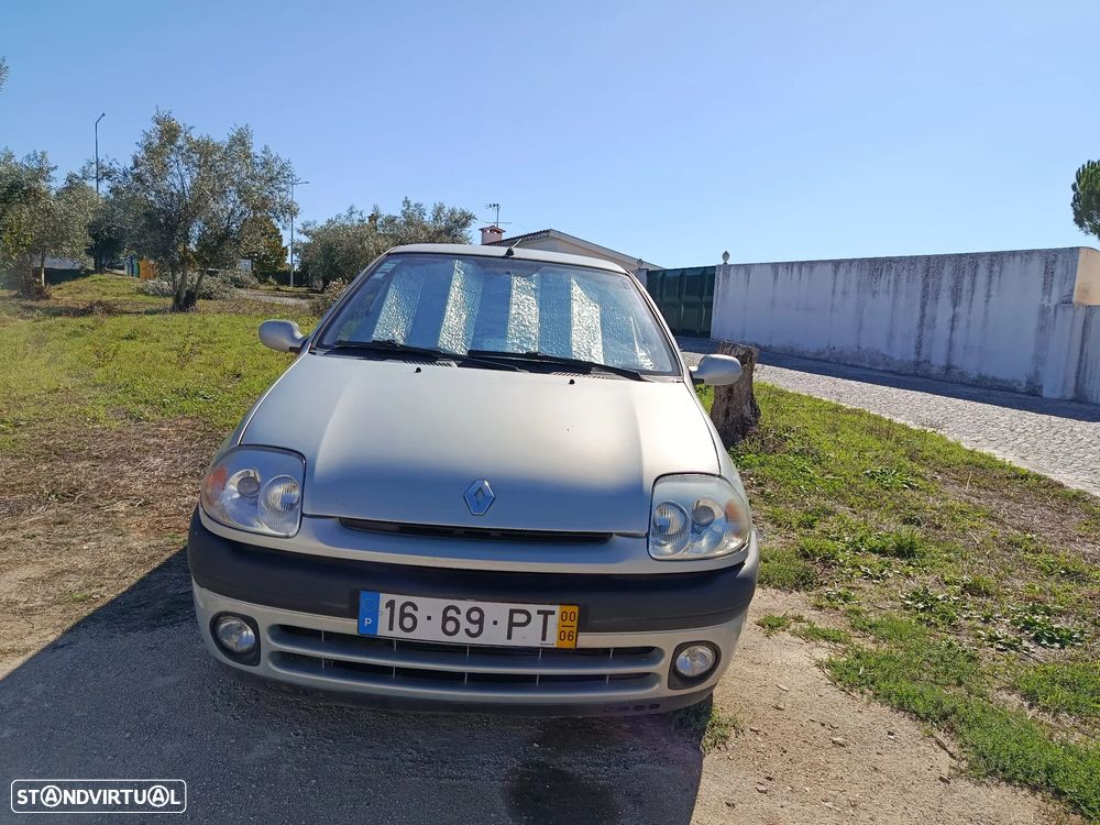 Renault Clio - 2