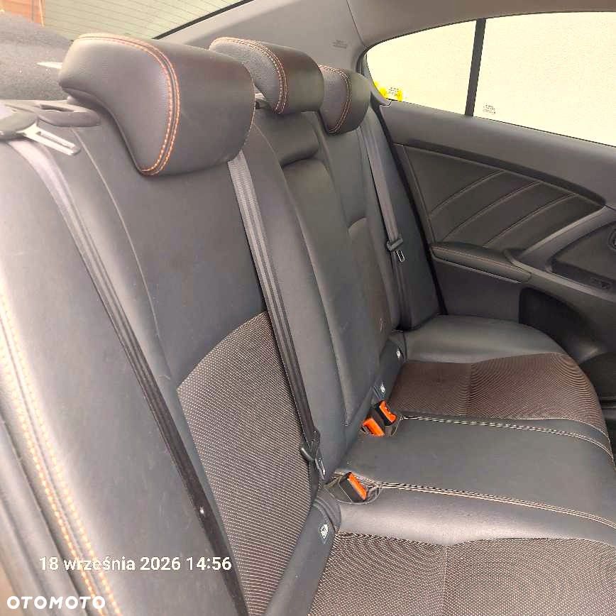 Toyota Avensis 1.8 Prestige MS - 8