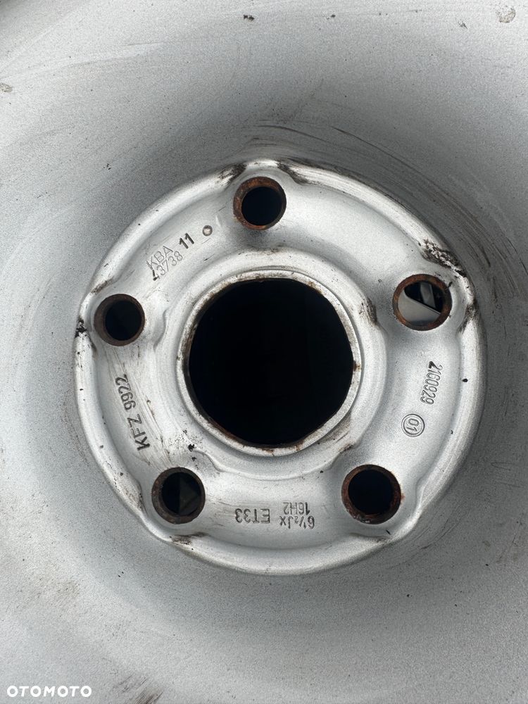 VW Tiguan felgi 16 z oponami zimowymi Michelin 8mm - 2