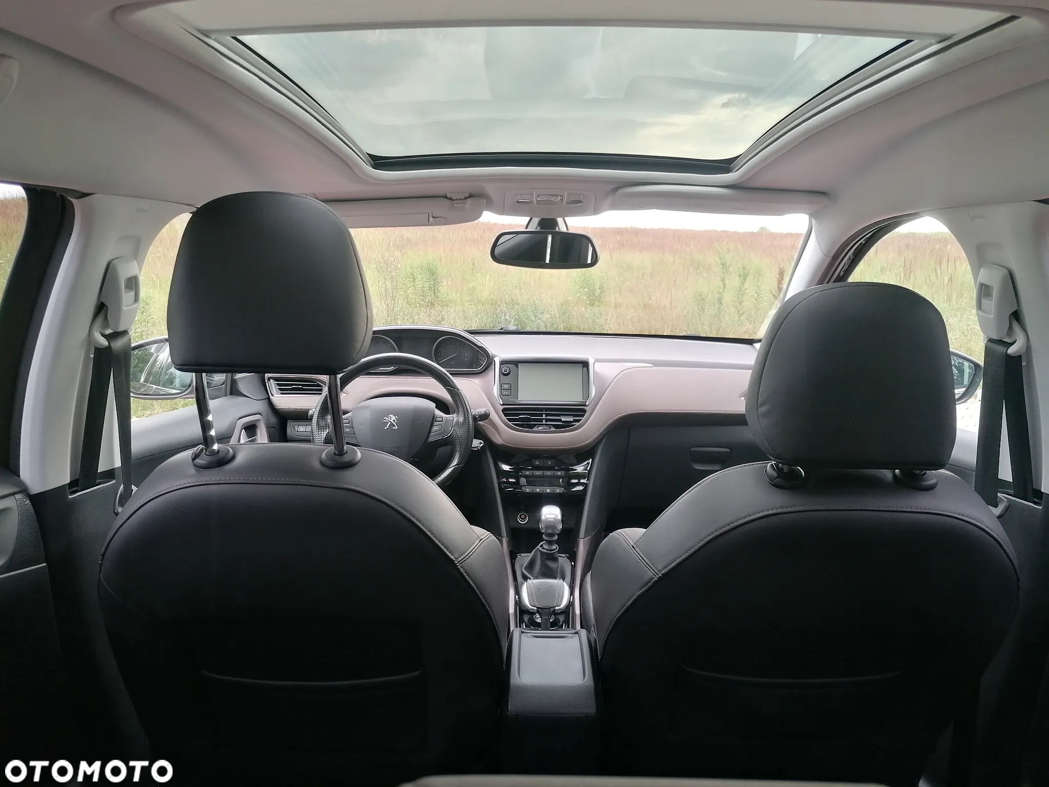 Peugeot 2008 1.6 e-HDi Allure S&S - 16